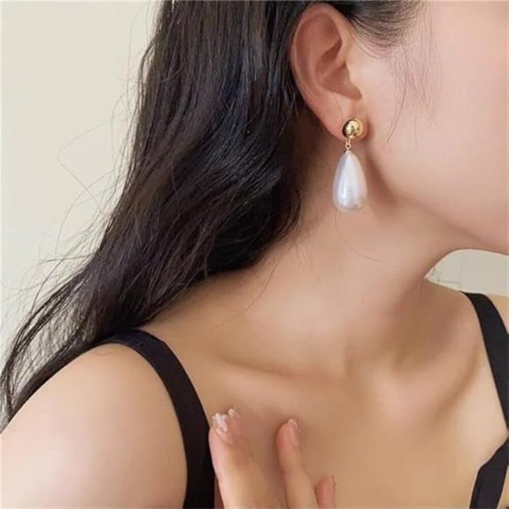 Pearl Chunky Waterdrop Earrings – Elegant Gold Alloy Design, Statement - Picture 4 of 6